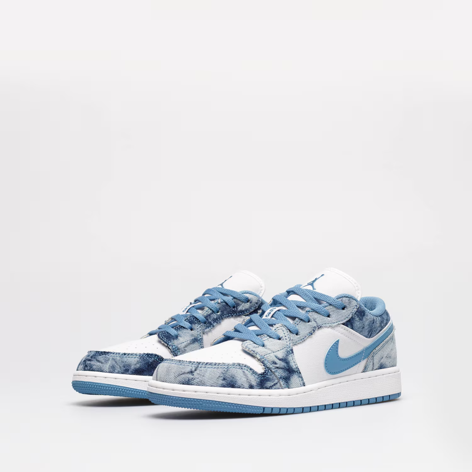 Air-Jordan-1-Low-Denim-Delave-2.jpeg