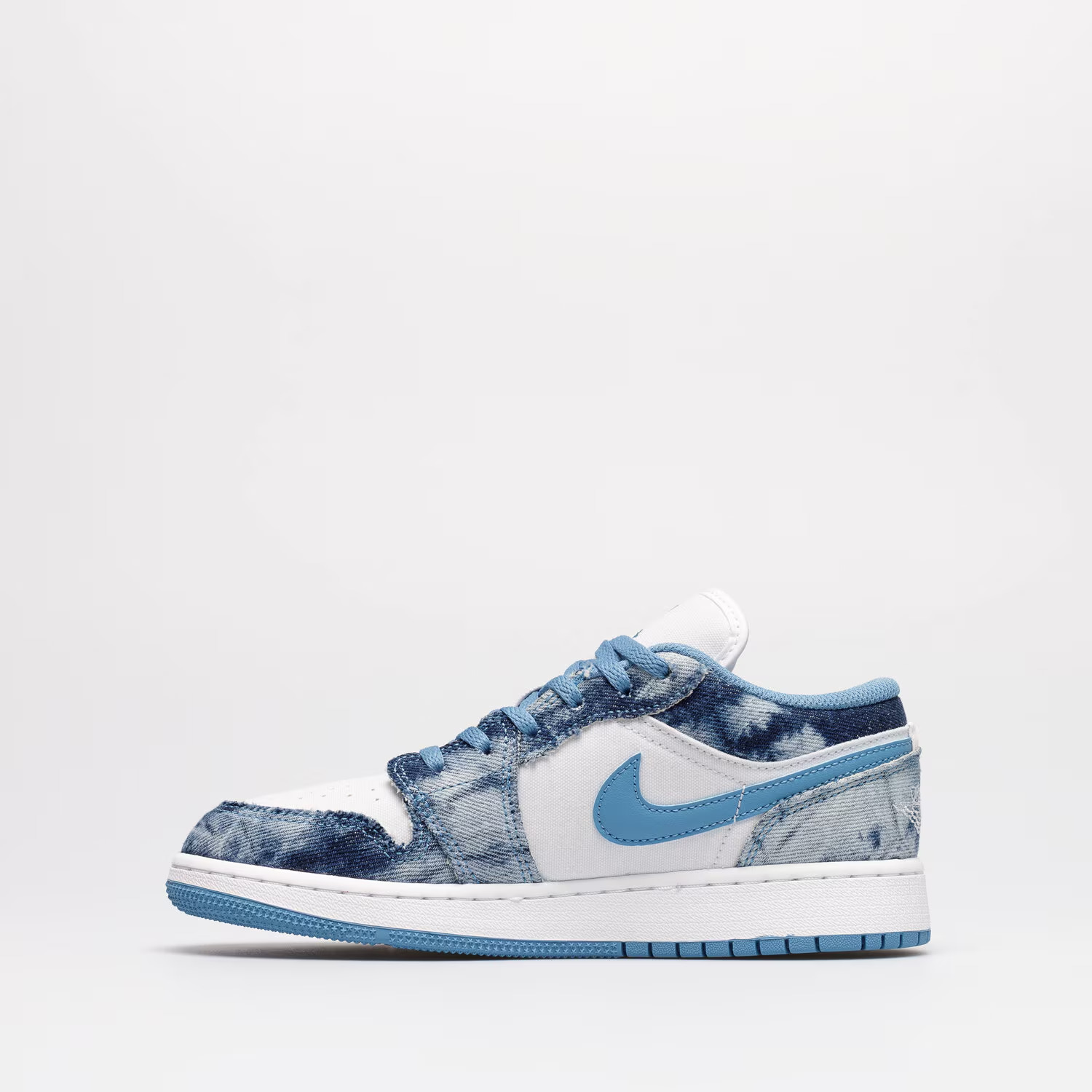 Air-Jordan-1-Low-Denim-Delave-4.jpeg