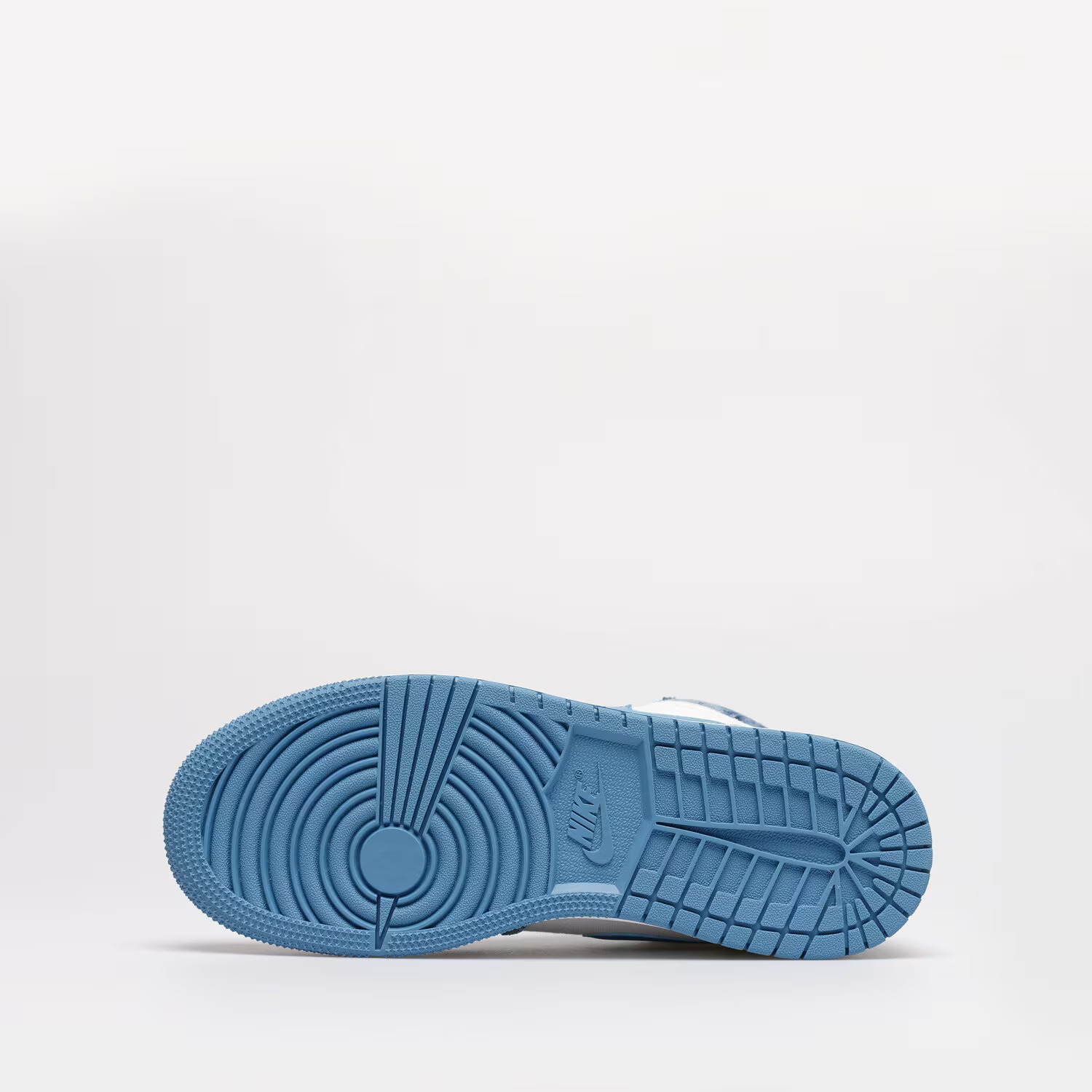Air-Jordan-1-Low-Denim-Delave-5.jpeg
