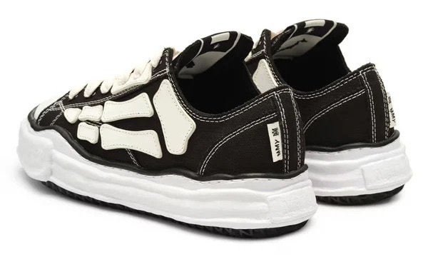 Chaussure-AMIRI-MMY-Bones-x-Maison-MIHARA-YASUHIRO-Noir-Homme-4.jpeg