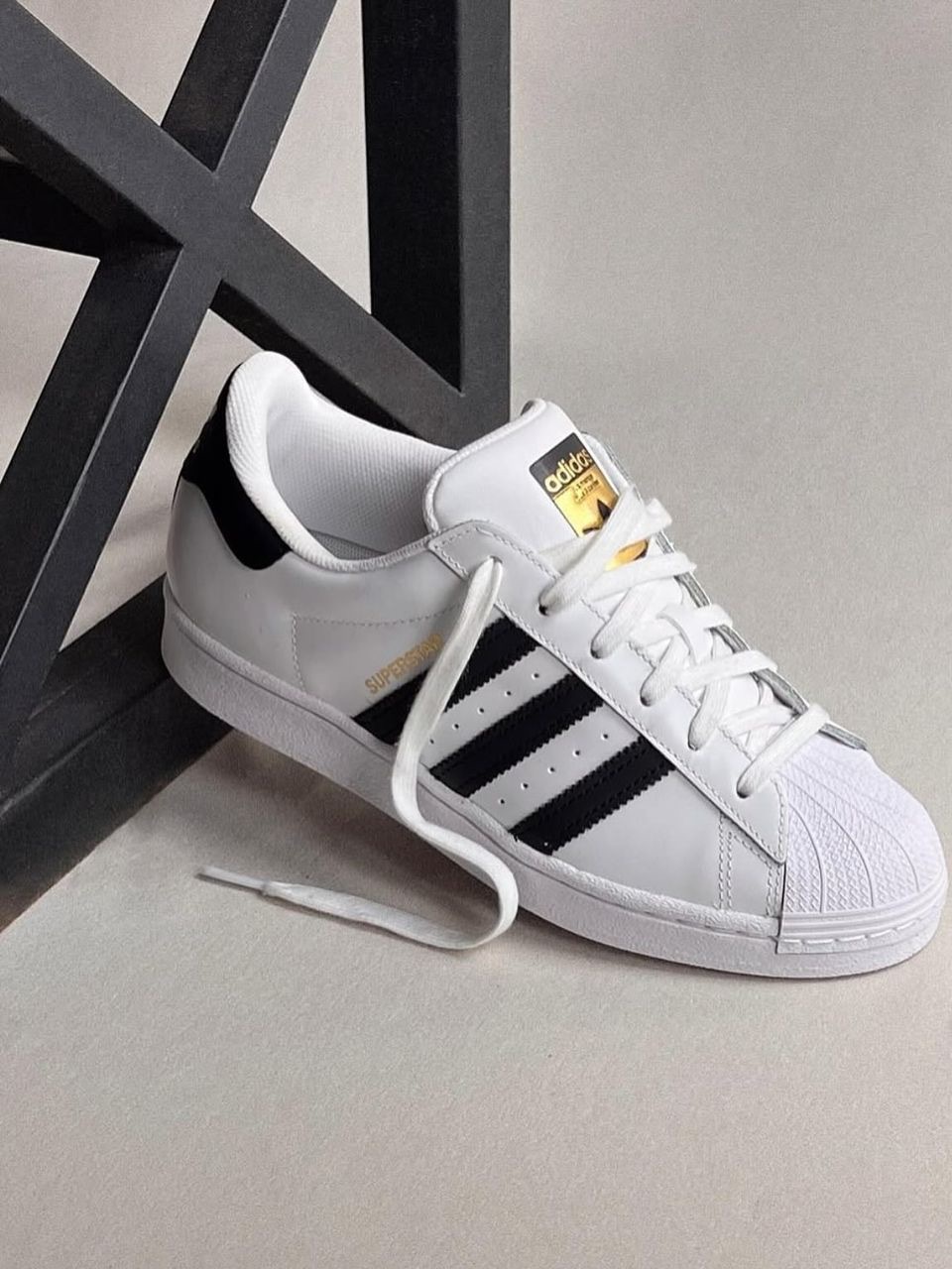 Chaussures-Adidas-Superstar-Blanc-Noir-7.jpeg