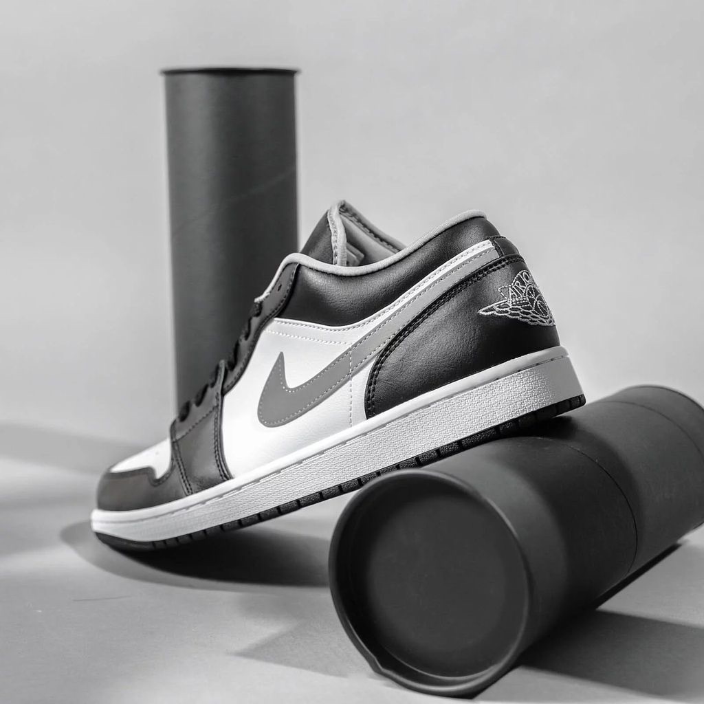 Chaussures-Air-Jordan-1-Low-Noir-Blanc-Gris-6.jpeg