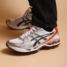 Chaussures-Asics-Gel-Kayano-14-Blanc-Orange-Piquant-7.jpeg