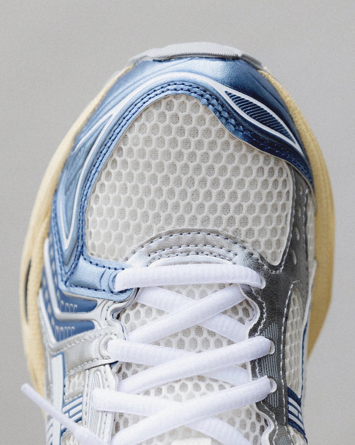 Chaussures-Asics-Gel-Kayano-14-Creme-Bleu-Metallique-7.jpeg