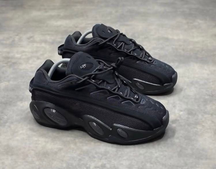 Chaussures-Enfant-Nike-X-Nocta-Glide-Noir-Gris-Fer-2.jpeg
