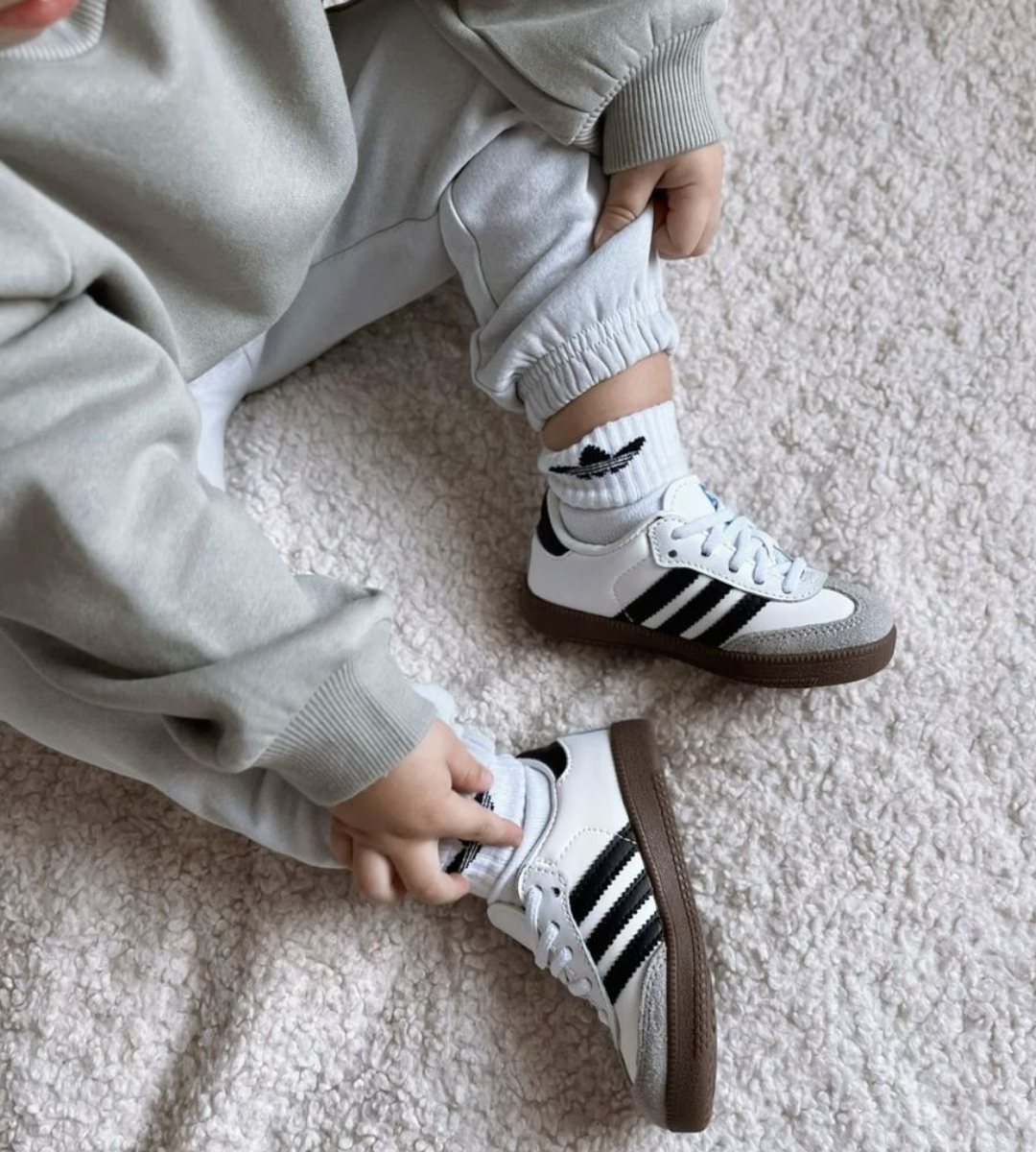 Chaussures Enfants Adidas Samba Blanc Rayures Noires Semelle Gomme