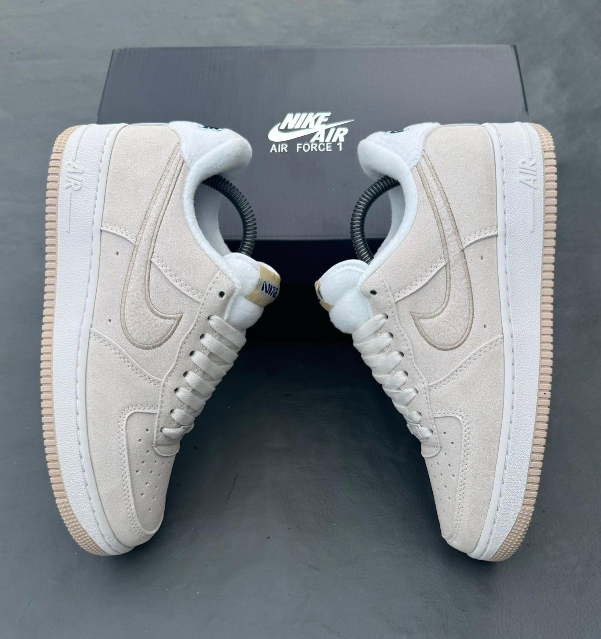 Chaussures-Nike-Air-Force-1-07-SE-Phantom-Sanddrift-Polaire-6.jpeg
