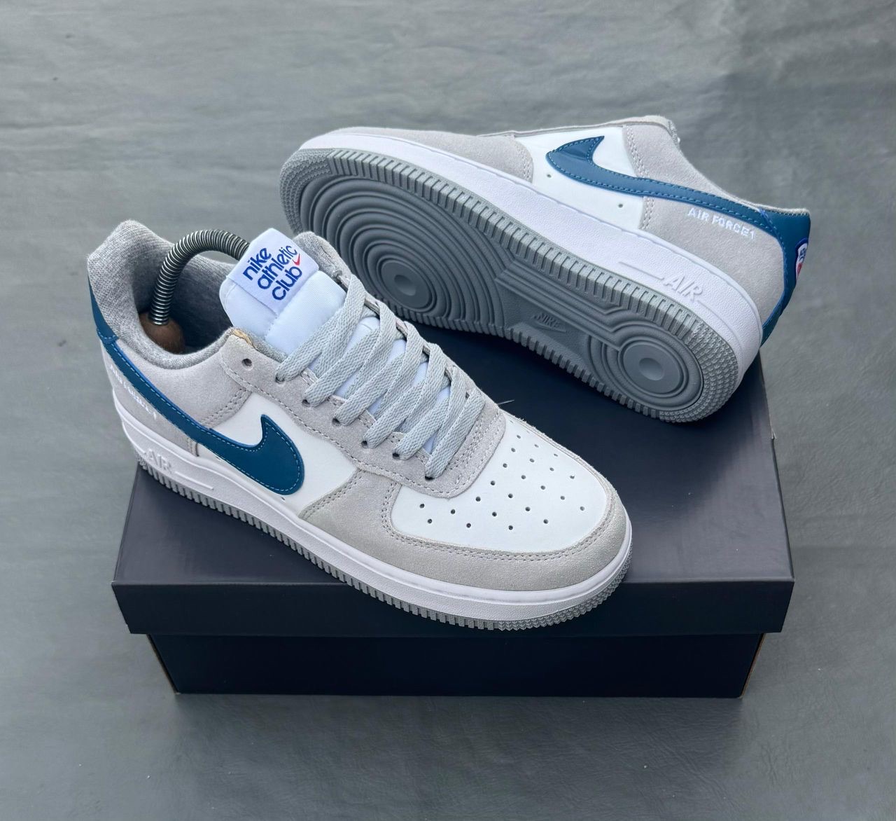 Chaussures-Nike-Air-Force-1-Low-Athletic-Club-Bleu-Marina-6.jpeg