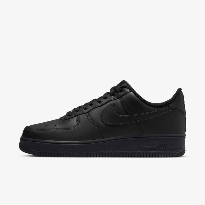 Chaussures-Nike-Air-Force-1-Noir-Unicolor-2.jpeg