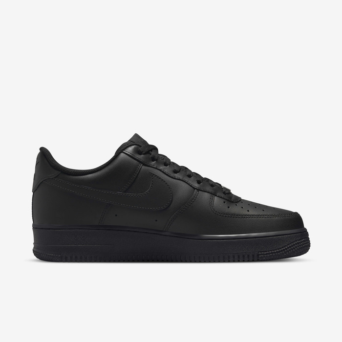 Chaussures-Nike-Air-Force-1-Noir-Unicolor-4.jpeg
