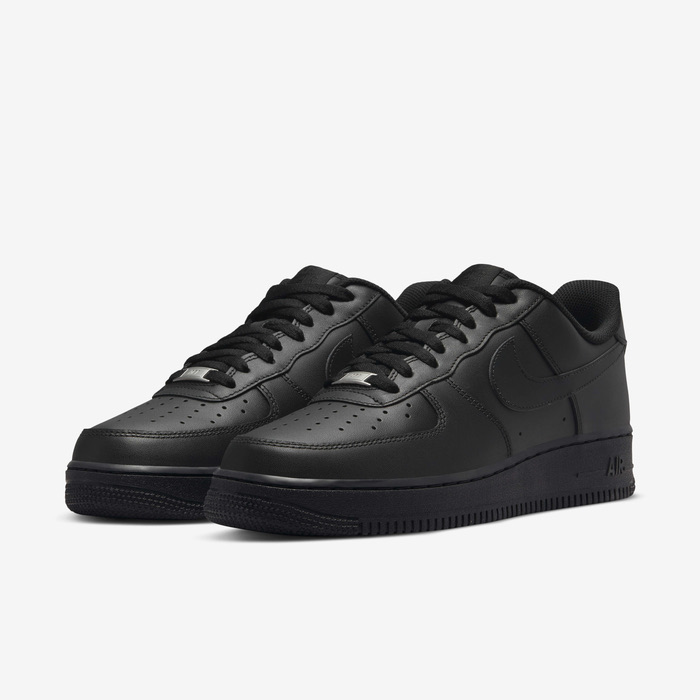 Chaussures-Nike-Air-Force-1-Noir-Unicolor-6.jpeg