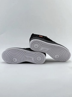 Chaussures-Nike-Air-Force-1-X-Gucci-Personnalisees-3.jpeg