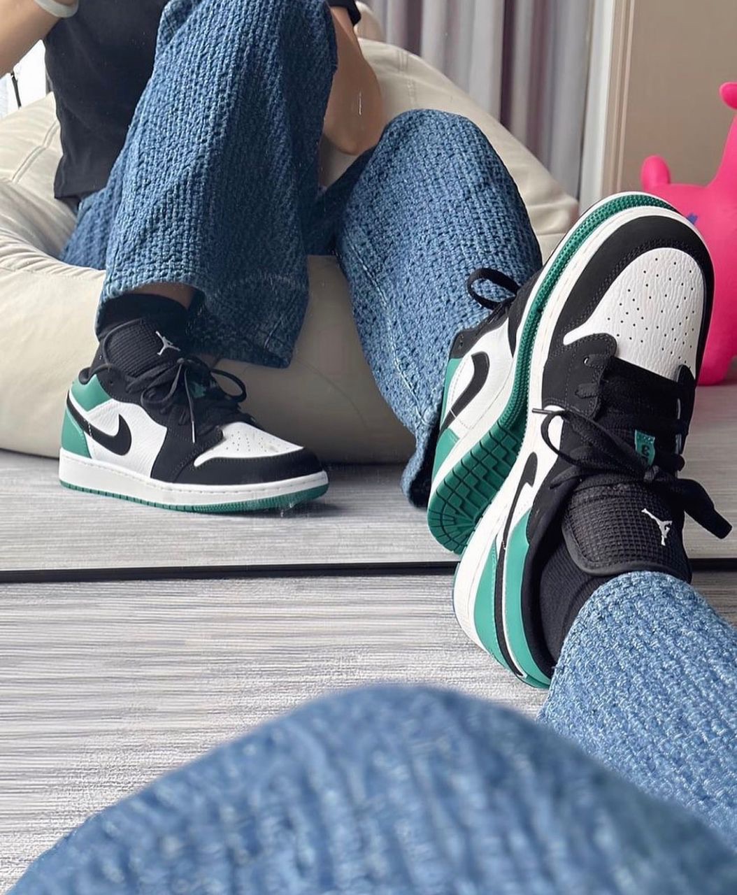 Chaussures-Nike-Air-Jordan-1-Low-Vert-Mystique-7.jpeg