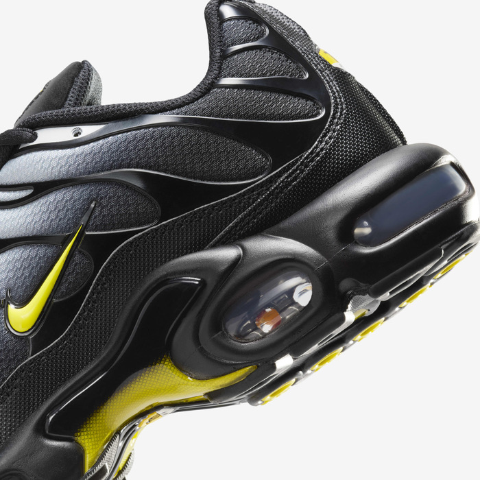 Chaussures-Nike-Air-Max-Plus-Tn-Noir-Dore-Requin-6.jpeg