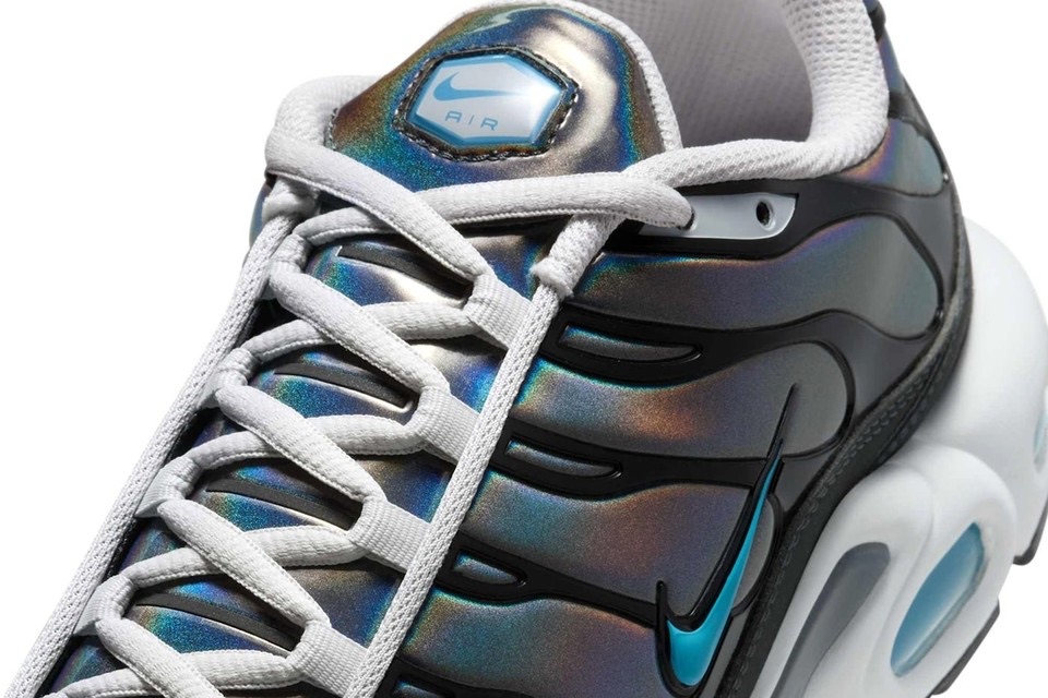 Chaussures-Nike-Air-Max-Plus-Tn-Retro-Running-Iridescentes-2.jpeg