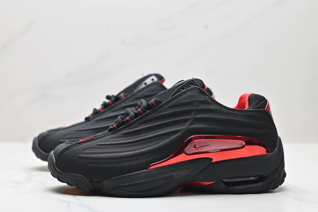 Chaussures-Nike-Nocta-Drake-X-Hot-Step-2-Noir-Rouge-4.jpeg