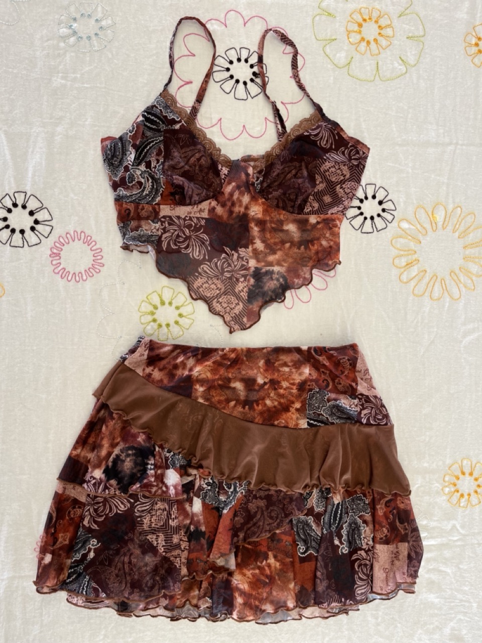 Ensemble-Shein-Top-et-Jupe-Fleuris-avec-Volants-2.jpeg
