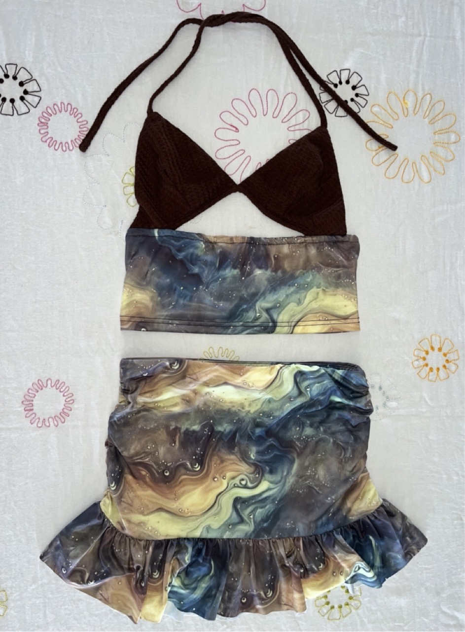 Ensemble-Shein-crop-top-et-jupe-plissee-look-girly-et-colore-2.jpeg