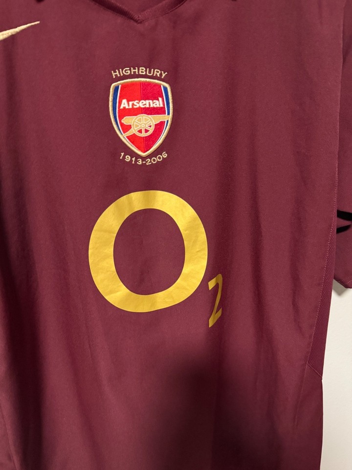 Maillot-Arsenal-Domicile-2005-06-3.jpg
