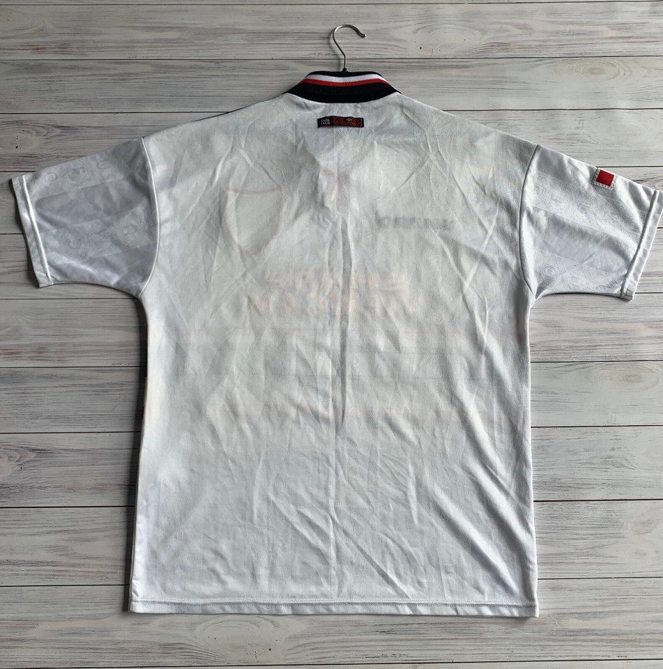 Maillot-Manchester-United-x-Umbro-Exterieur-1997-99-3.jpg