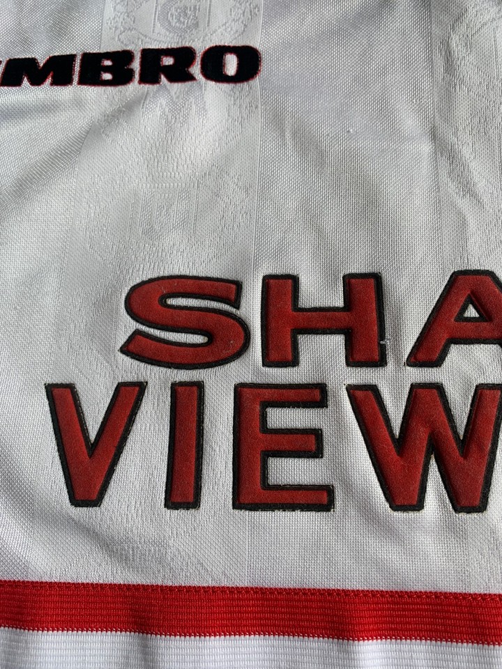 Maillot-Manchester-United-x-Umbro-Exterieur-1997-99-5.jpg