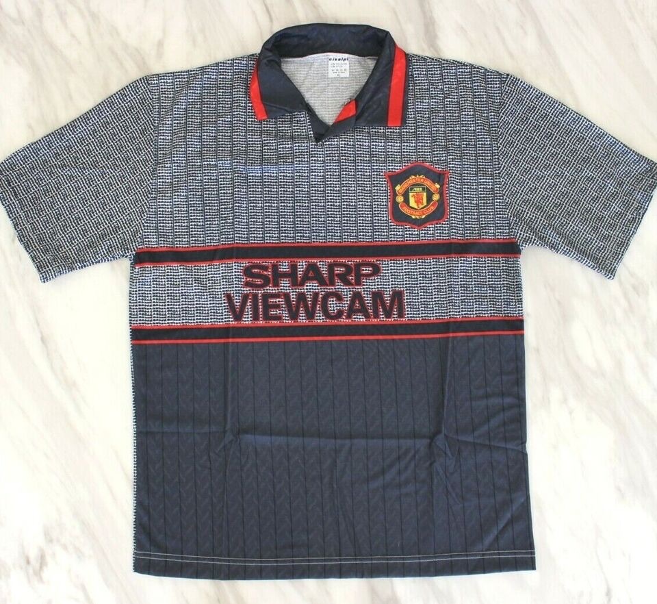 Maillot-Manchester-United-x-Umbro-away-1995-1996-4.jpeg