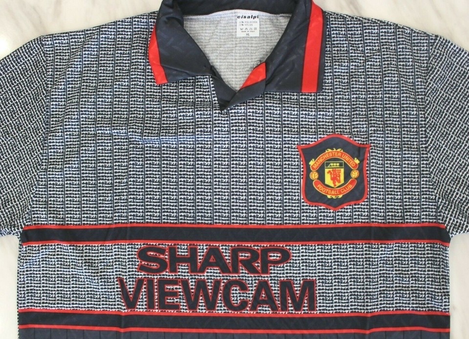Maillot-Manchester-United-x-Umbro-away-1995-1996-5.jpeg