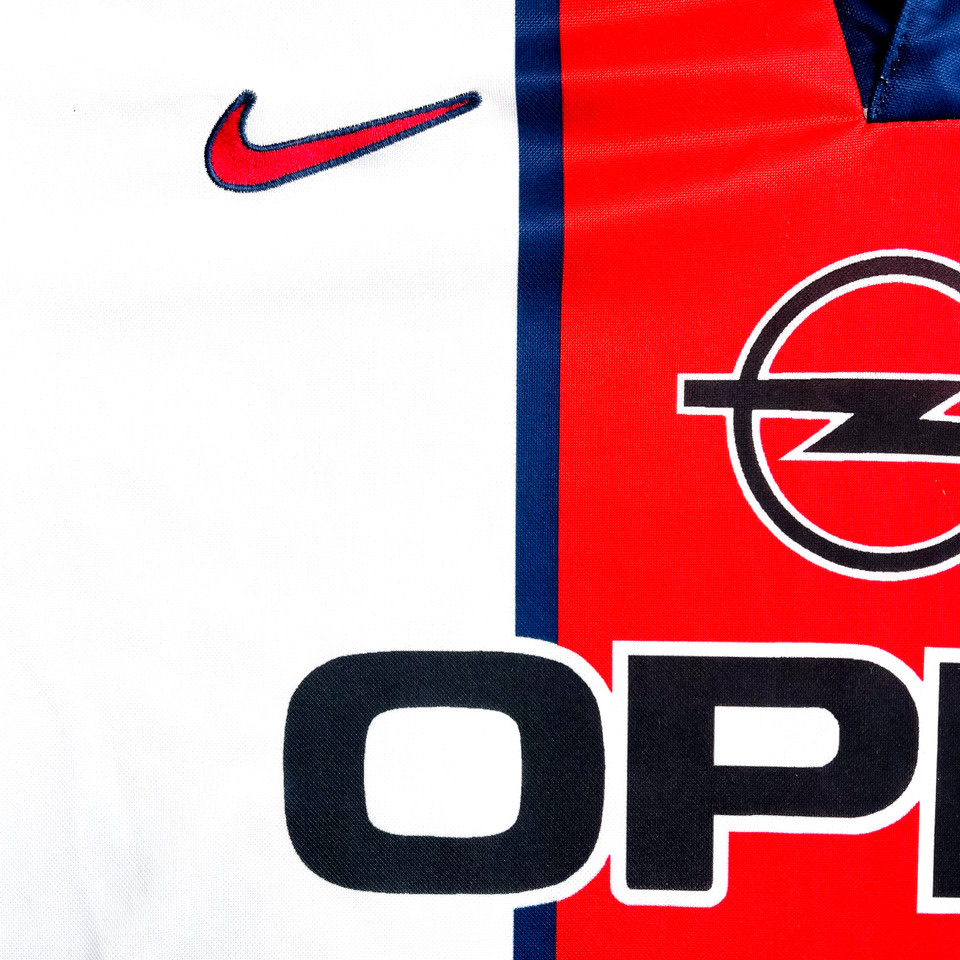 Maillot-PSG-x-Nike-Exterieur-1998-99-retro-collector-2.jpeg