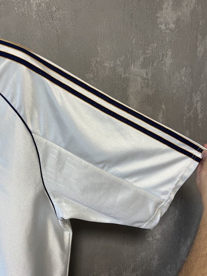 Maillot-Real-Madrid-x-Adidas-Domicile-1998-00-7.jpg