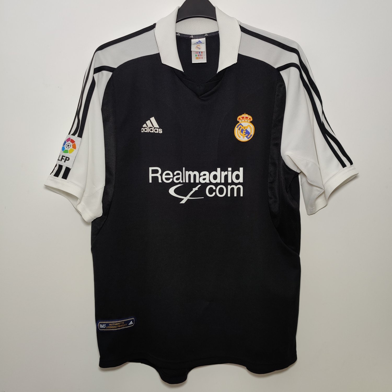 Maillot-Real-Madrid-x-Adidas-Exterieur-2001-02-6.jpg