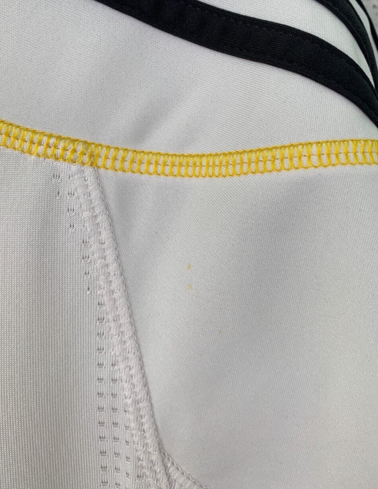 Maillot-Real-Madrid-x-Adidas-domicile-2009-2010-–-annee-record-5.jpeg