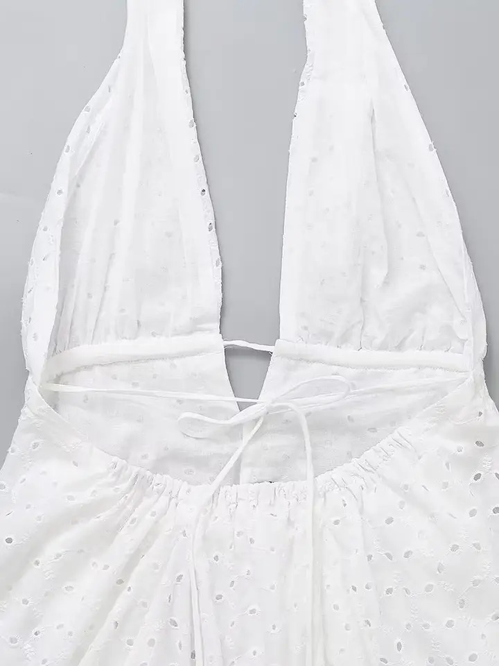 Robe-Courte-Femme-a-Col-Halter-Dos-Nu-avec-Broderies-3.jpg
