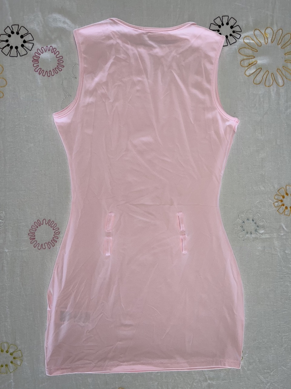 Robe-Shein-Courte-Rose-Sans-Manches-avec-Double-Ceinture-4.jpeg