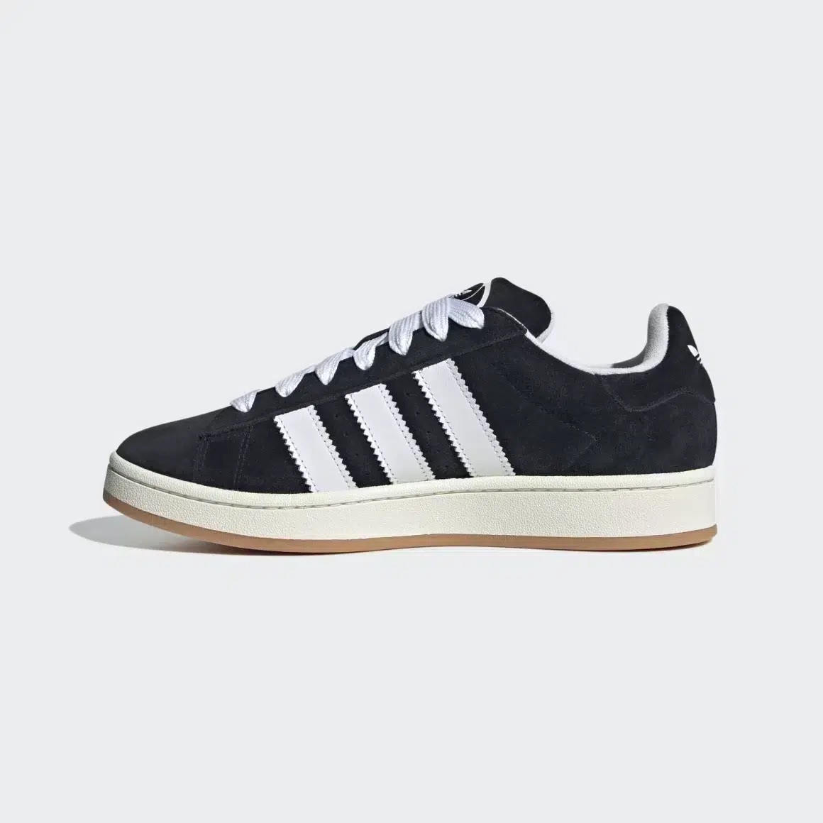 adidas-campus-noir-avec-bandes-blanches-et-semelles-blanc-casse-7.jpeg