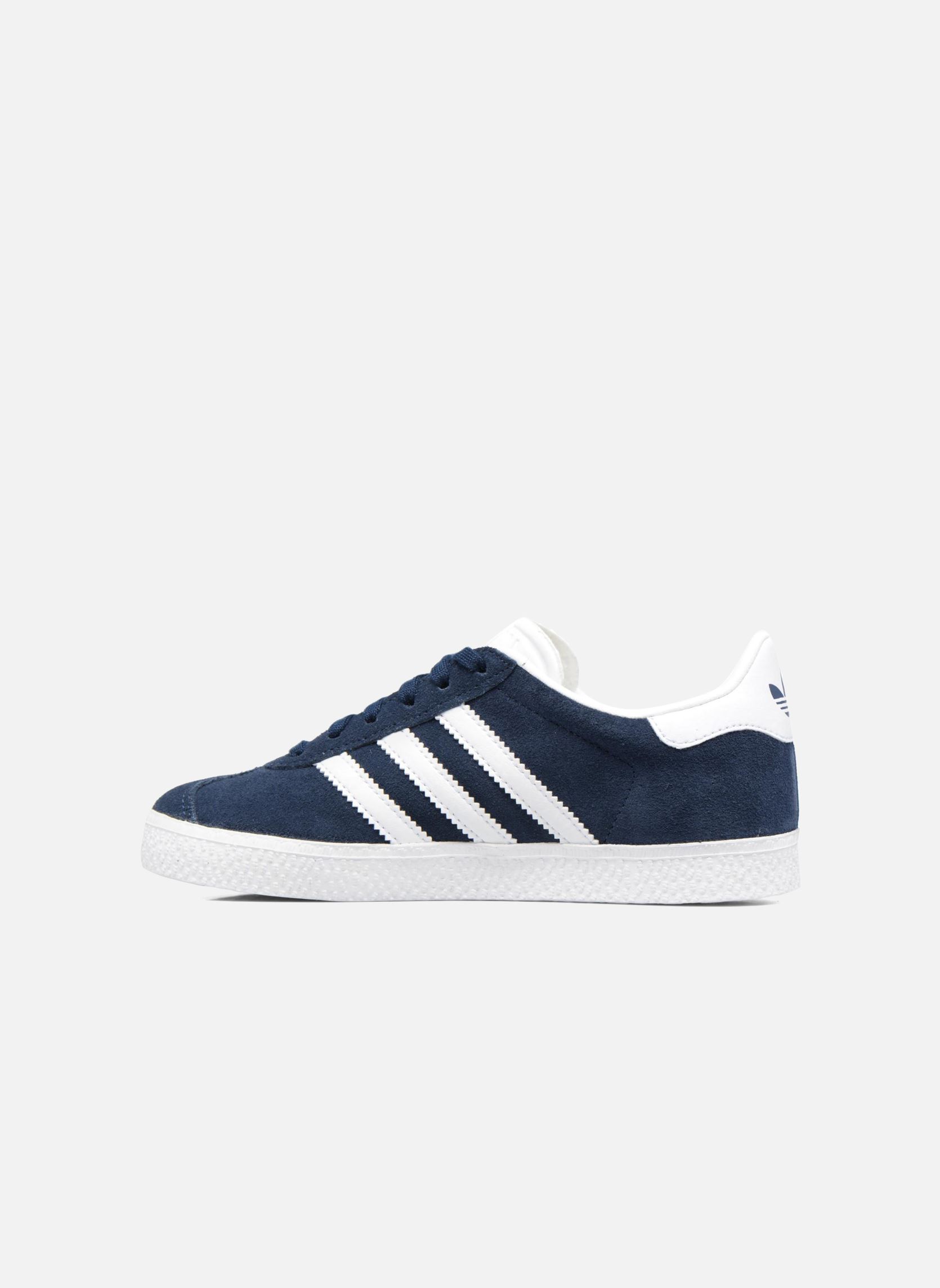 adidas-gazelle-bleu-avec-des-semelles-blanches-3.jpg