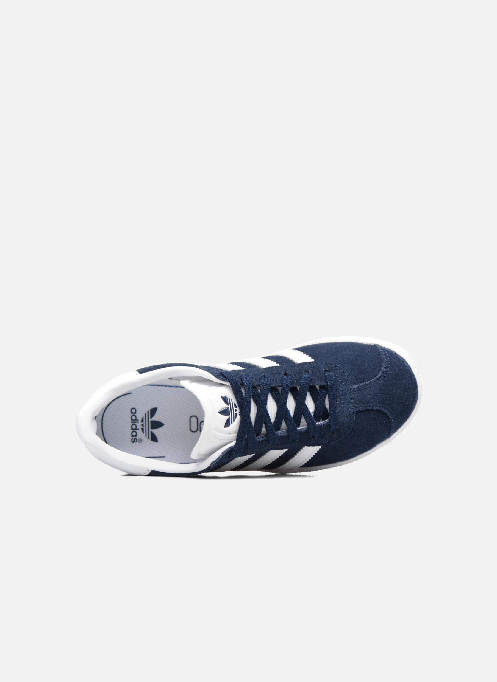 adidas-gazelle-bleu-avec-des-semelles-blanches-4.jpg