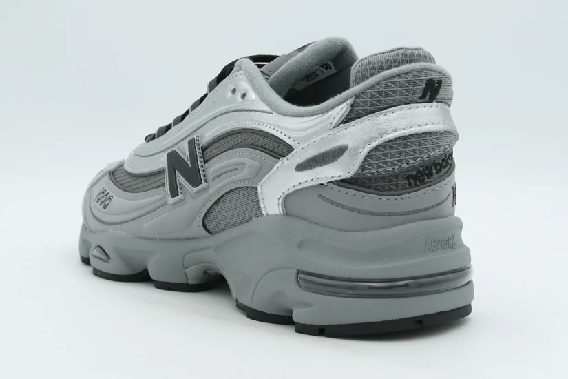 chaussure-new-balance-1000-gris-gris-metalique-et-noir-7.jpeg