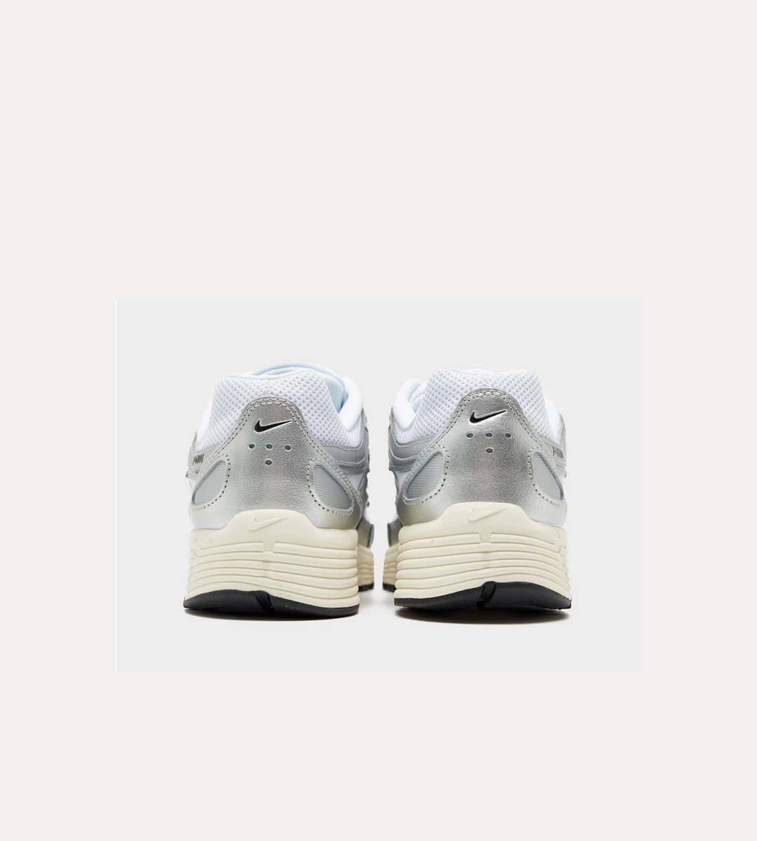 chaussure-nike-p-6000-gris-metalique-et-blanc-2.jpeg