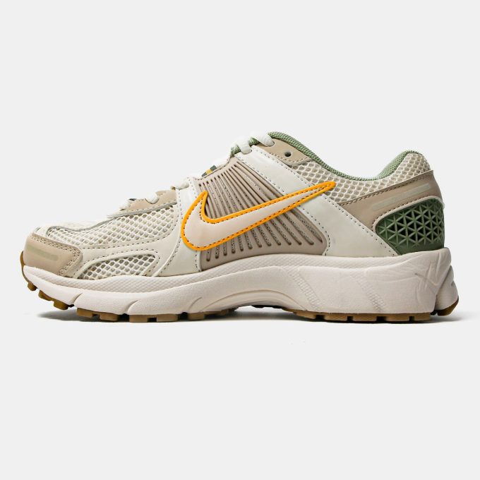 chaussure-nike-vomeros-5-beige-marron-et-vert-4.jpeg
