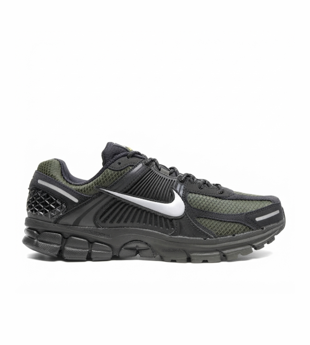 chaussure nike vomeros 5 noir et olive