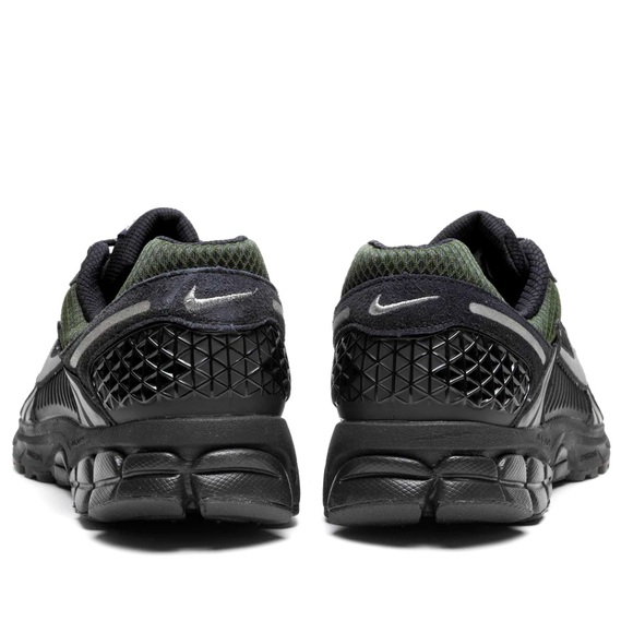 chaussure-nike-vomeros-5-noir-et-olive-4.jpeg