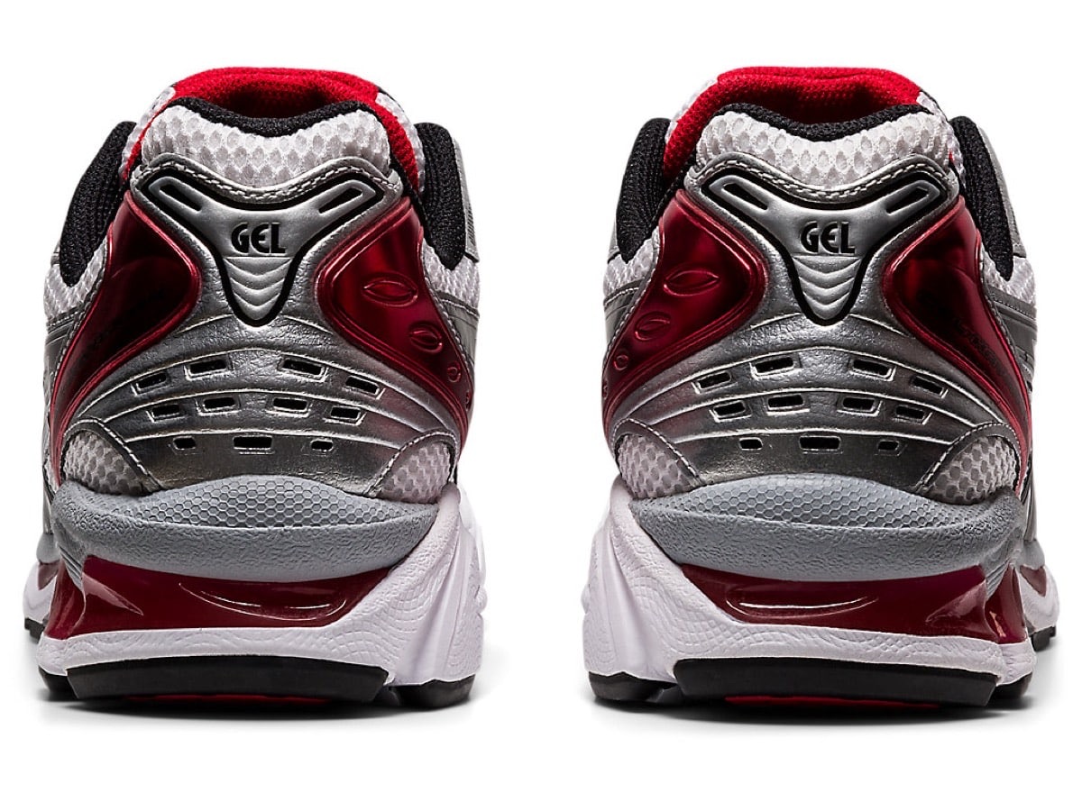 chaussures-asics-gel-kayano-14-rouge-blanc-et-gris-metalique-7.jpeg