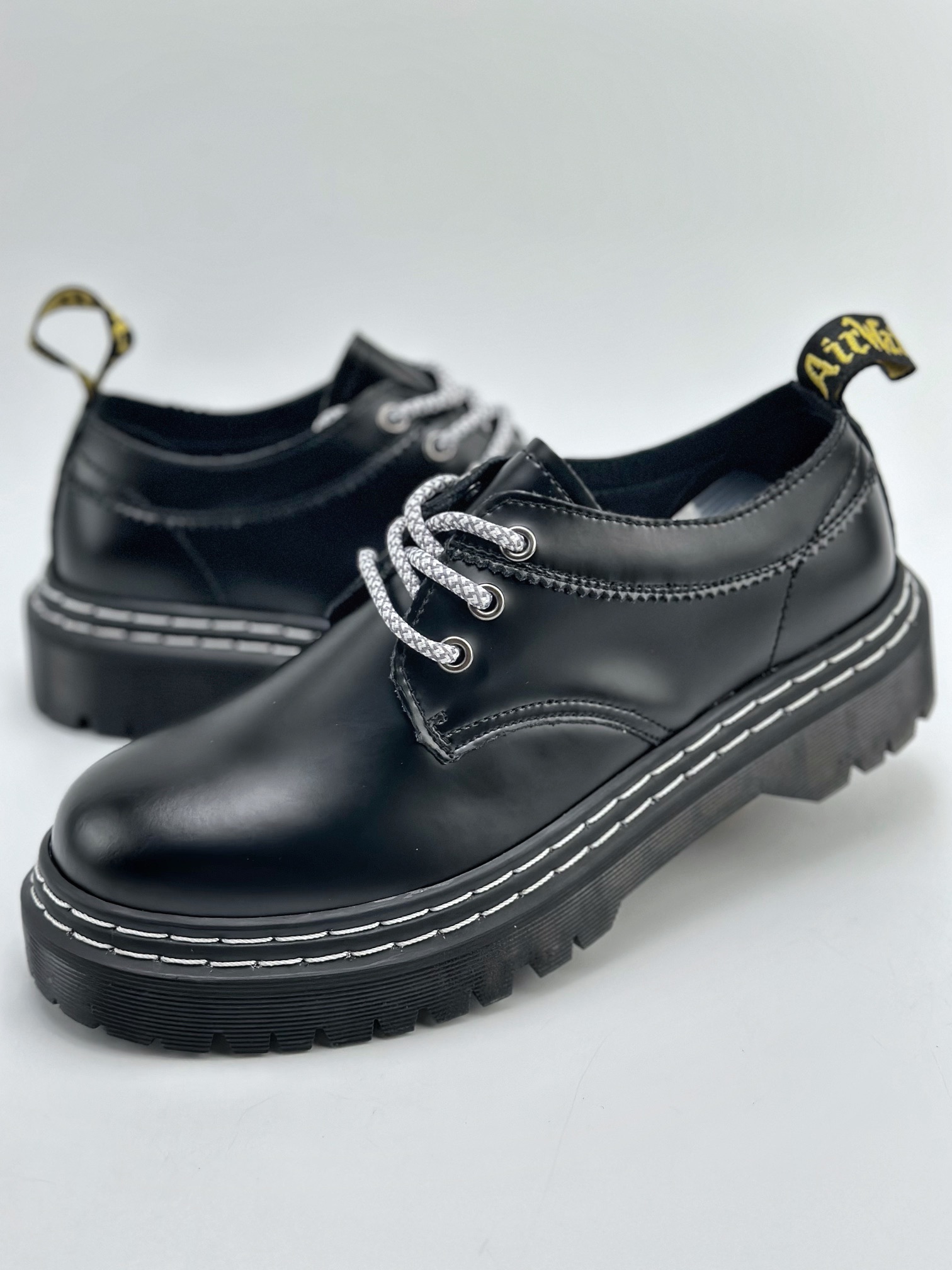 chaussures-dr-martens-full-black-4.jpeg
