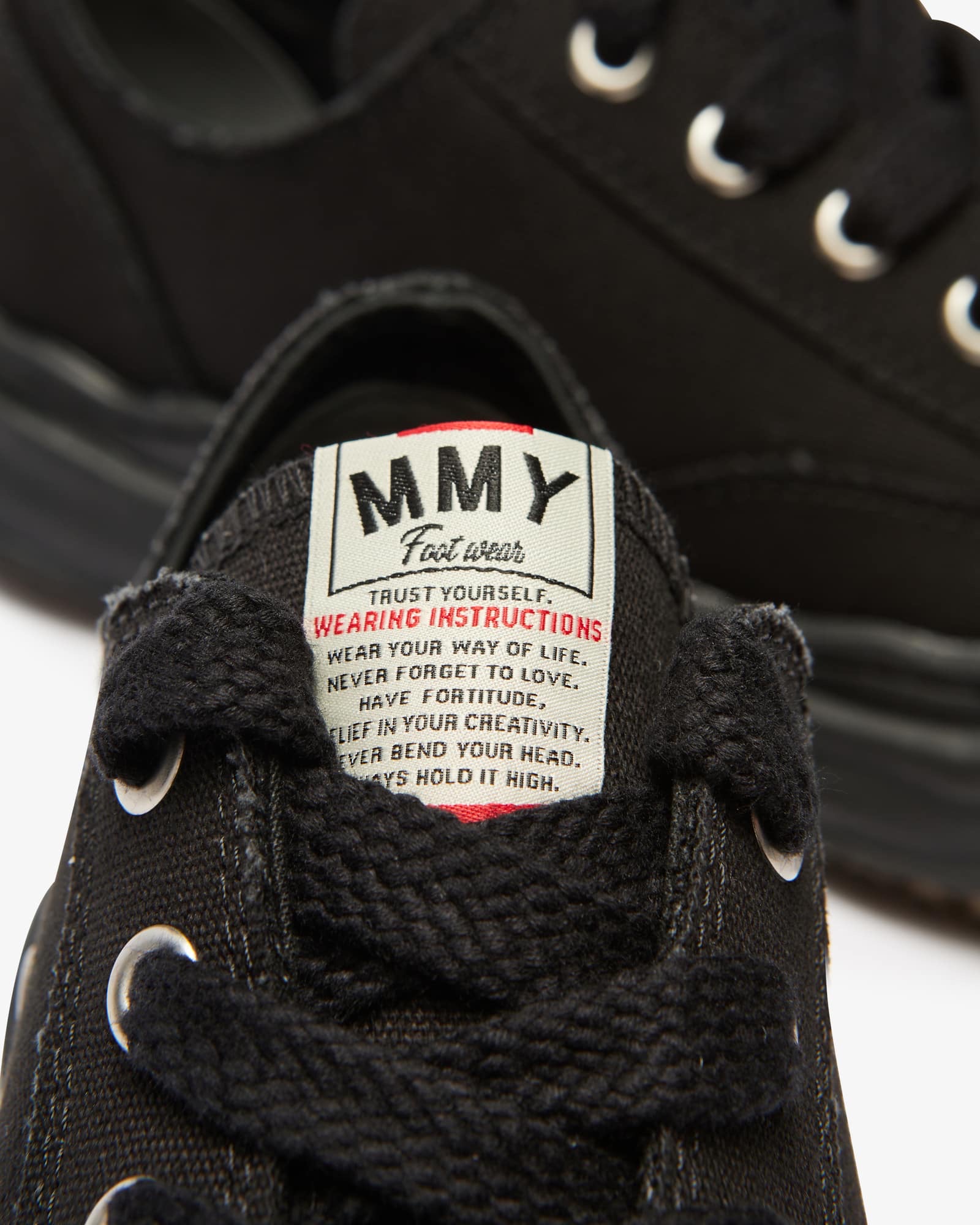 chaussures-maison-mahira-yasuhiro-noir-4.jpeg