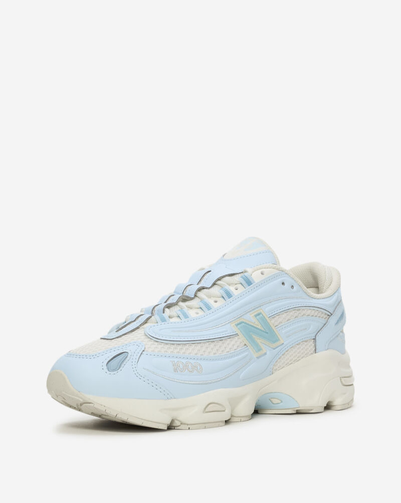 chaussures-new-balance-1000-bleu-ciel-et-blanc-3.jpeg