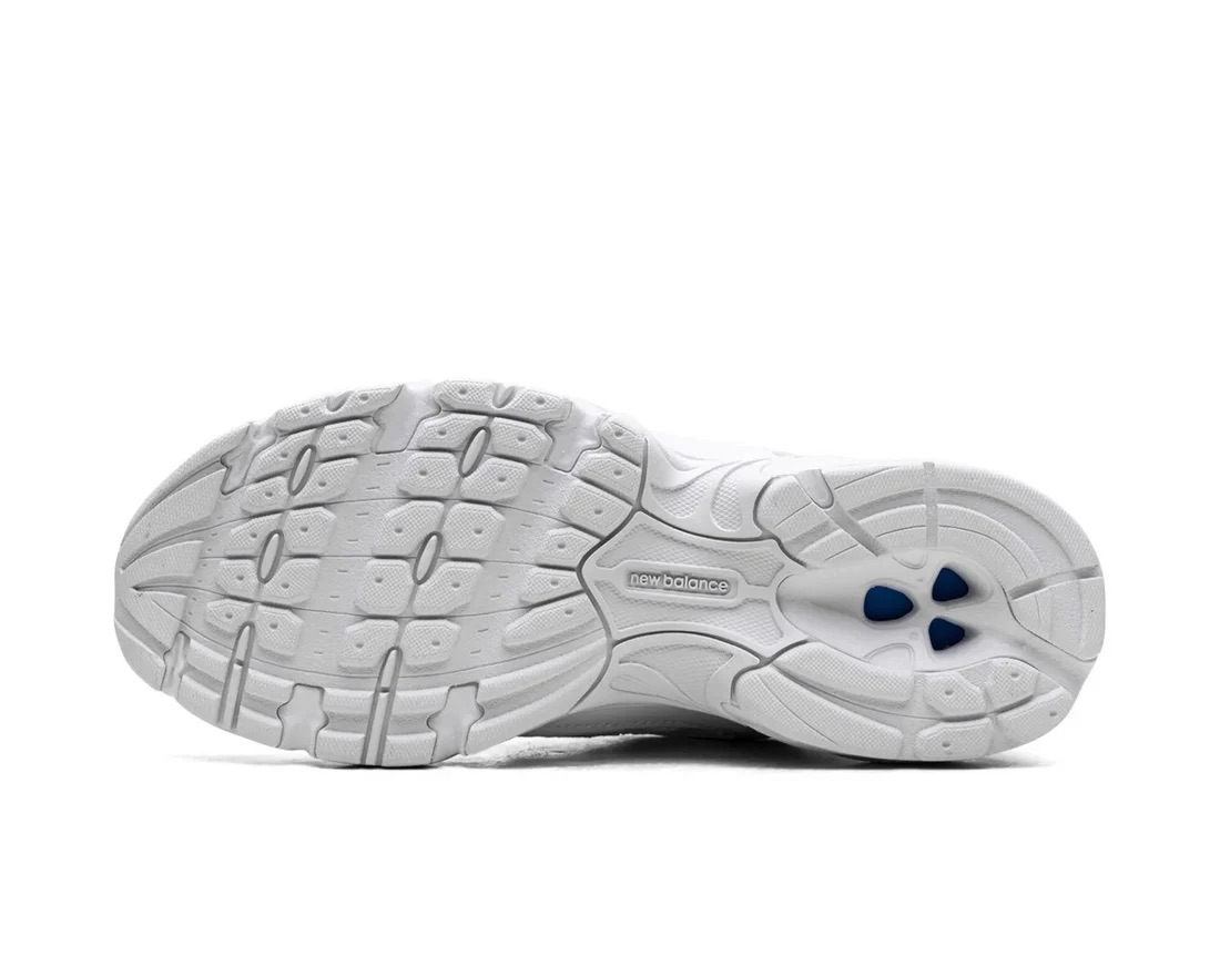 chaussures-new-balance-530-full-withe-3.jpeg