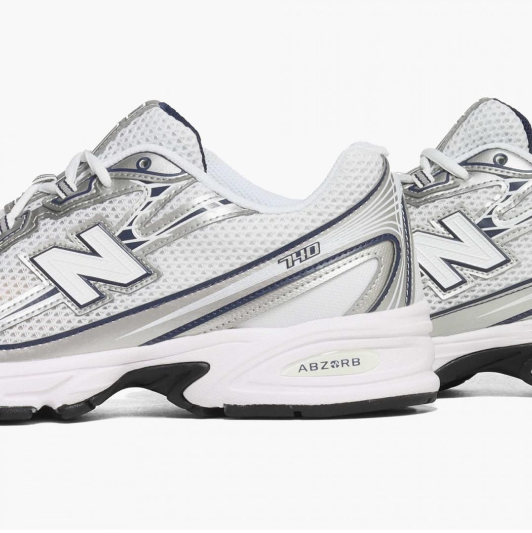chaussures-new-balance-740-blanc-et-gris-metalique-7.jpeg