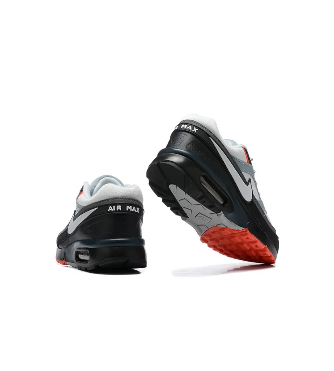 chaussures-nike-air-max-blanc-et-bleu-ciel-avec-semelle-noir-2.jpeg