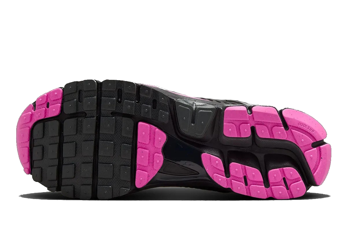 chaussures-nike-zoom-vomero-5-noir-rose-4.jpeg