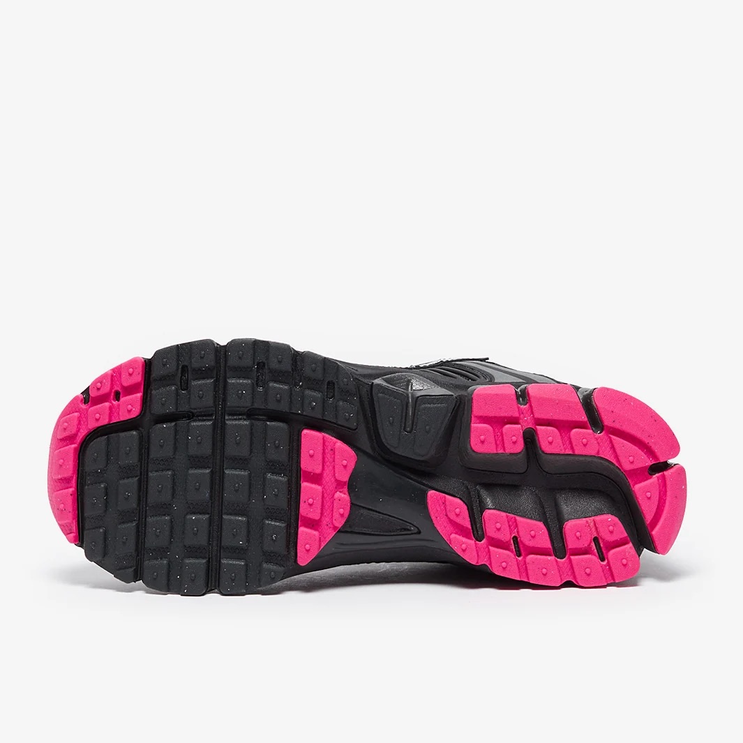 chaussures-nike-zoom-vomero-5-noir-rose-6.jpeg